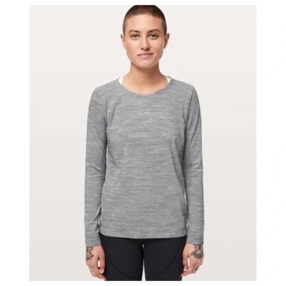 Lululemon Swiftly Tech Long Sleeve Size‎ 4 Breeze Relaxed Fit Black & White